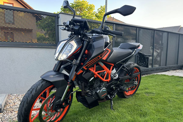 KTM DUKE 125
